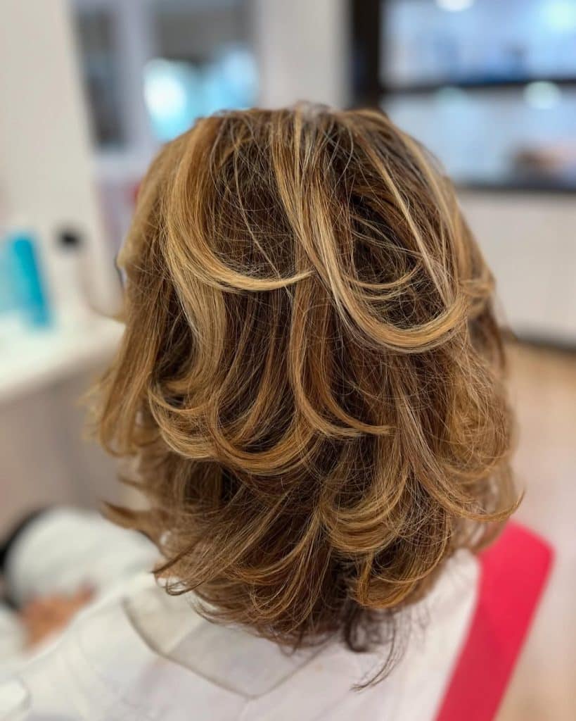 Coupe dégradée cheveux mi long