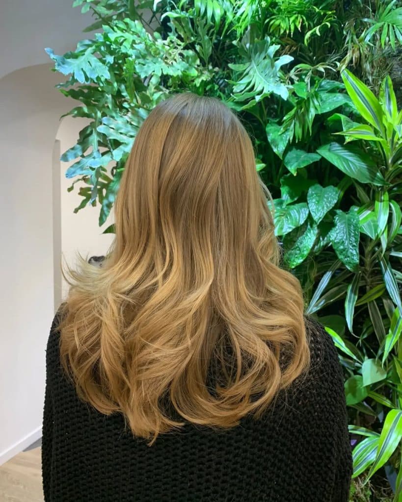 Coupe degradee femme cheveux longs