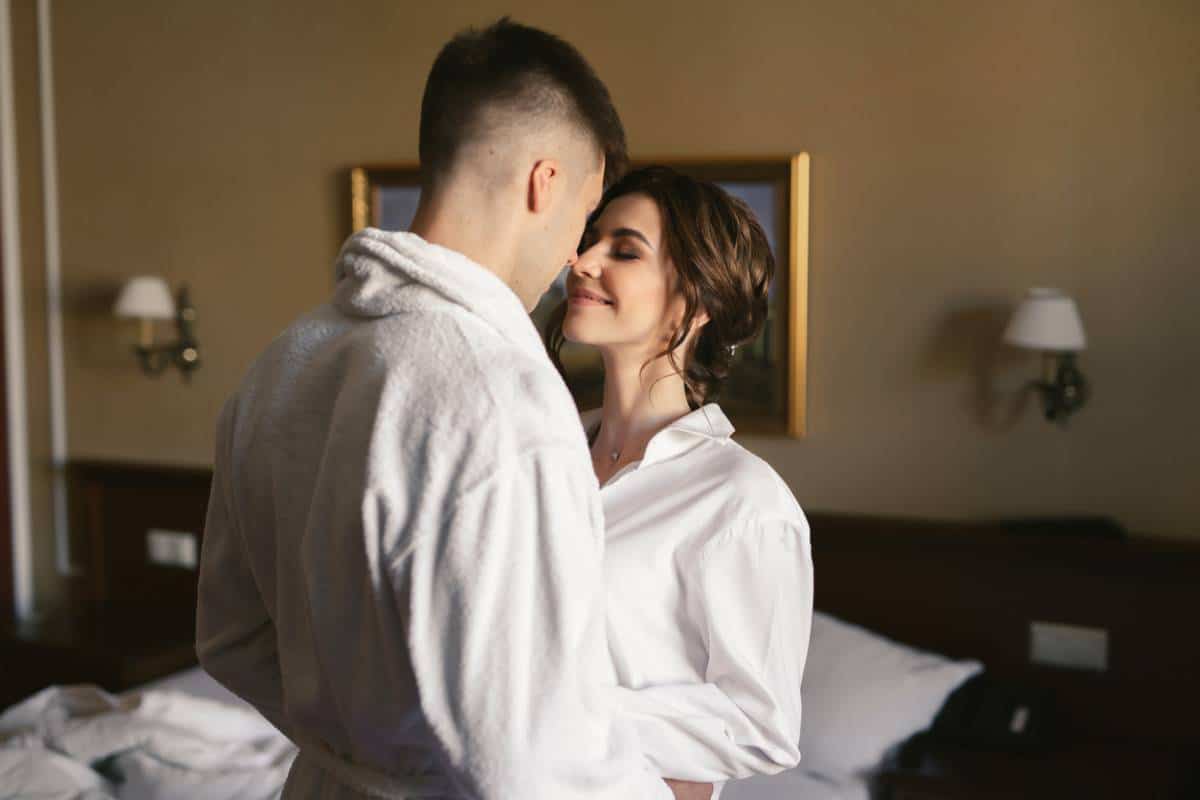 Couple en peignoir